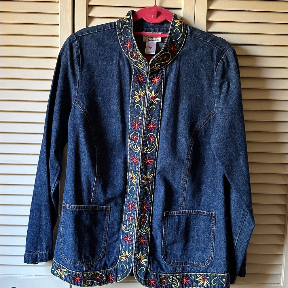 G Unit Fashions GORGEOUS embroidered denim jacket M - Picture 2 of 14